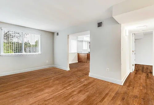 Parkview Manor Photo 1