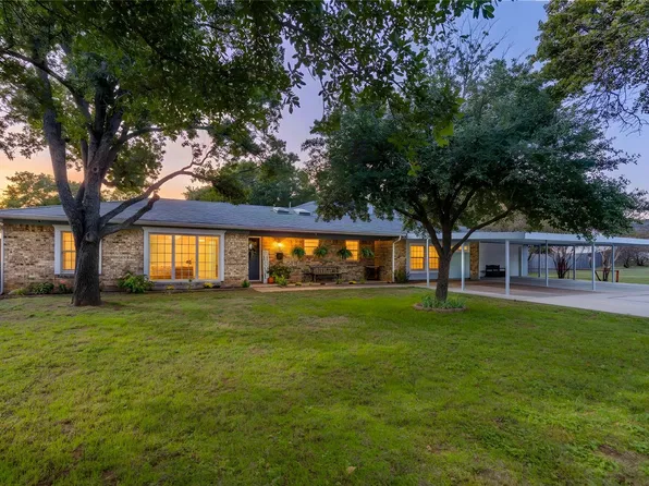 117 Black Jack Ln, Burleson, TX 76028