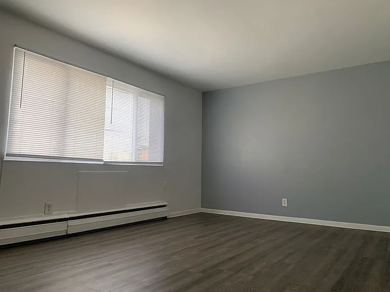 1456 N Farwell Ave — Photo 23