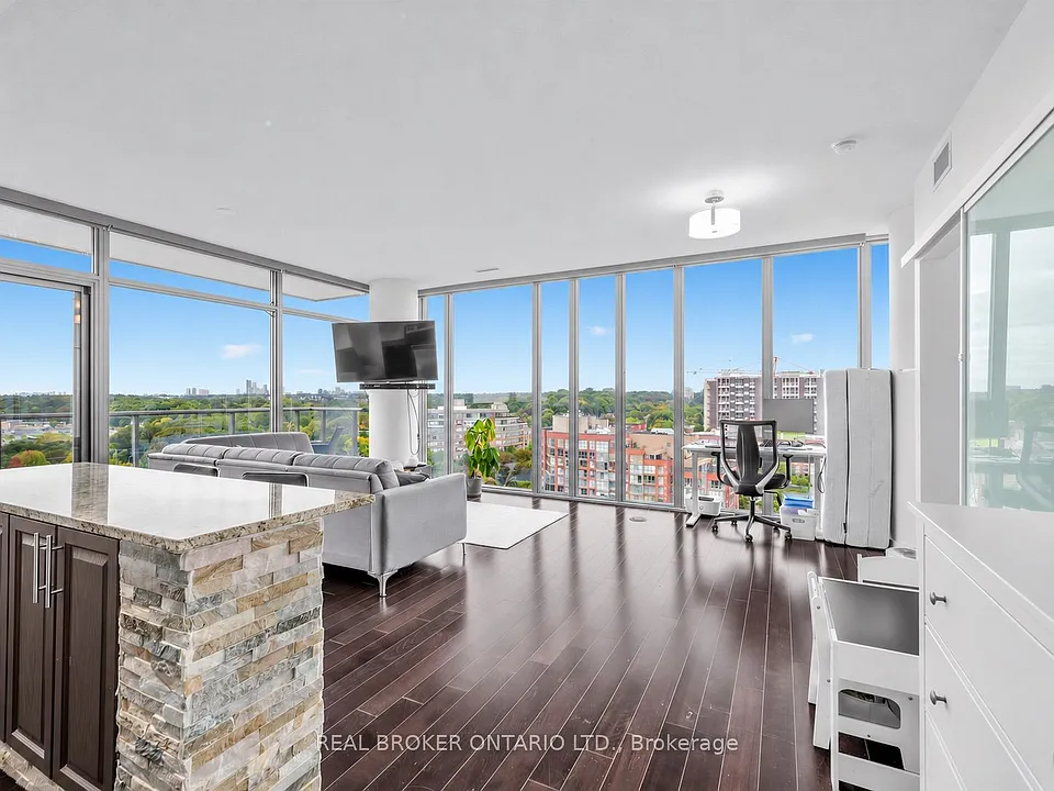 105 The Queensway #1310