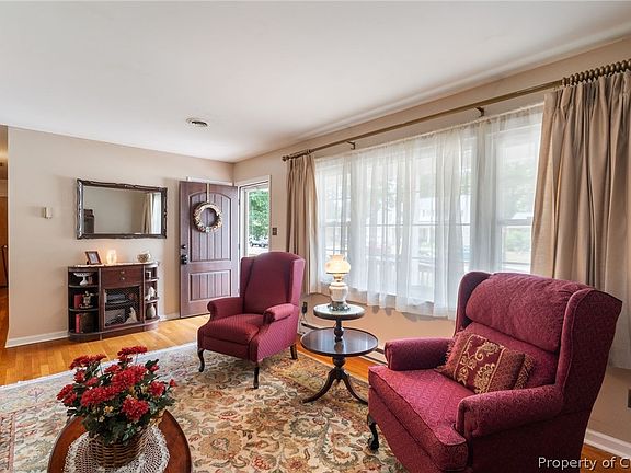 4th image of 908 Arnett Dr