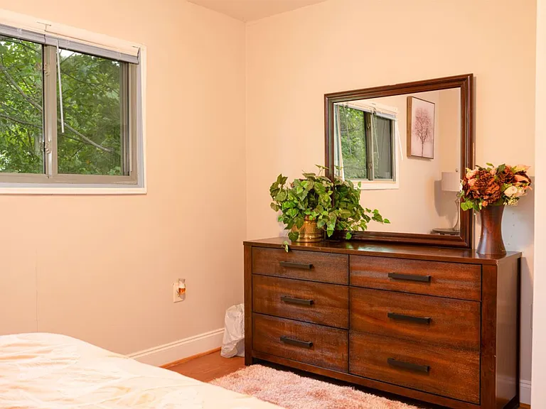 Green Oaks Ln — Photo 8