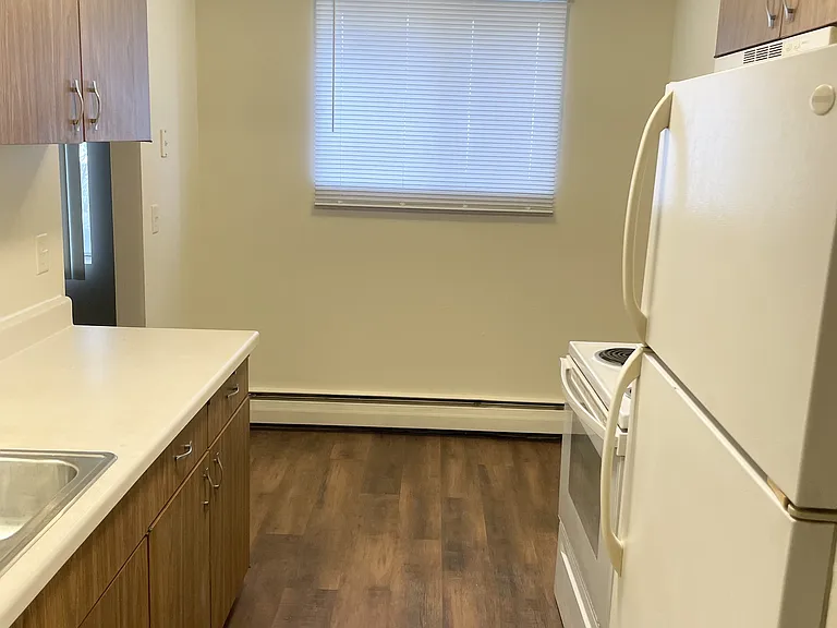 Hall Avenue Apartments — Photo 25