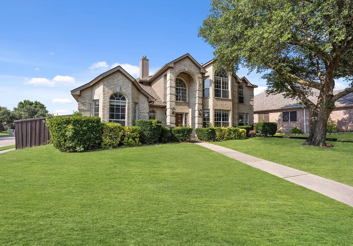 5 bed, 3106 sqft, $3,300 — Photo 1