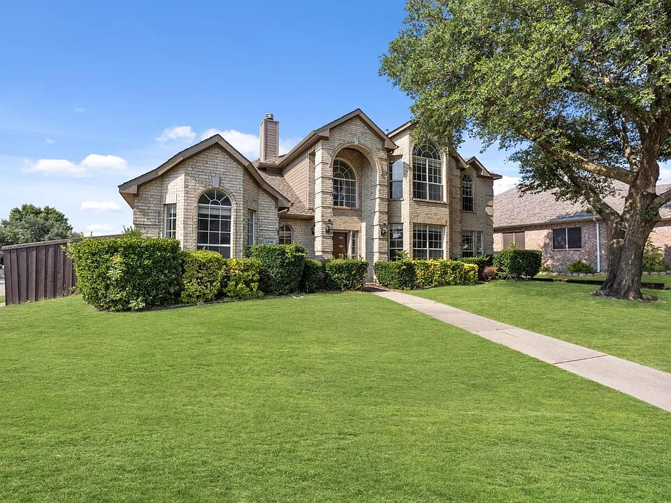 1056 E Seminole Trl