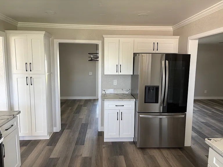 4402 E Mitchell Dr — Photo 5