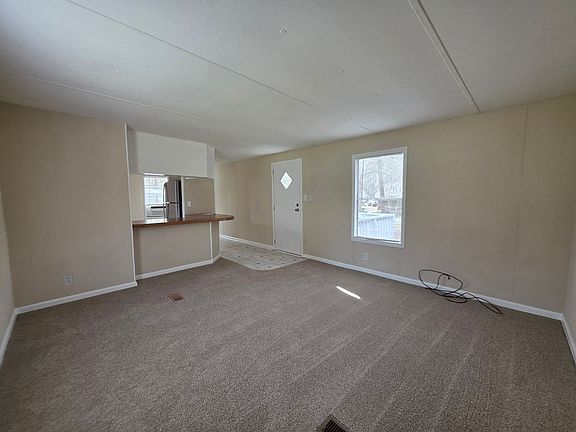 3rd image of 1133 Pickett Rd #1