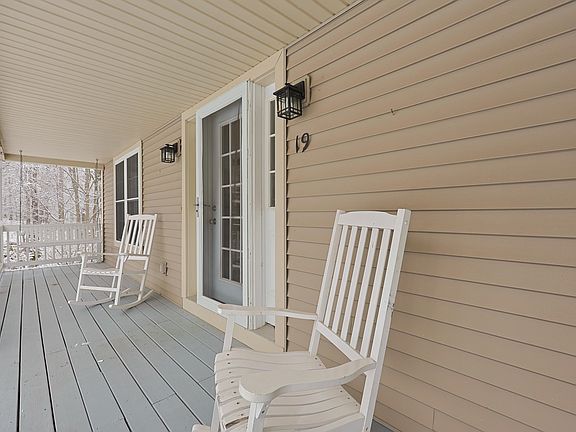 3rd image of 19 Rouleau Drive