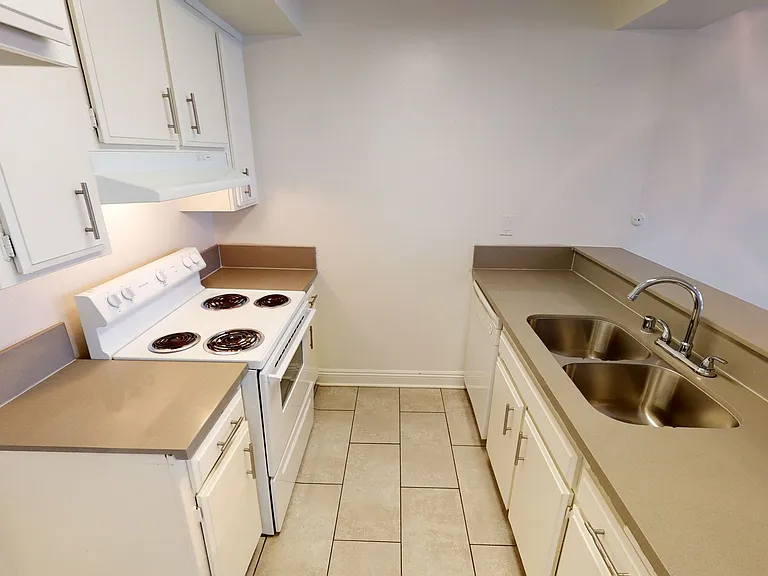 5th Street Apartments — Photo 19