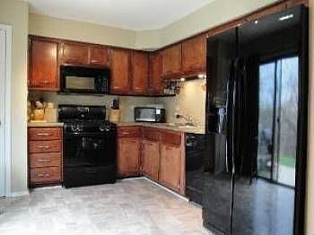 3rd image of 4185 Brentwood Ln