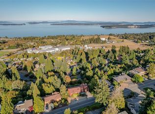 8839 Forest Park Dr, North Saanich, BC V8L4E8