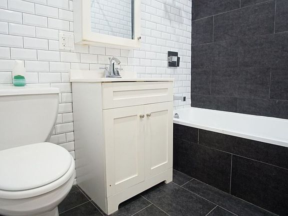 5th image of 588 Bainbridge St #2F