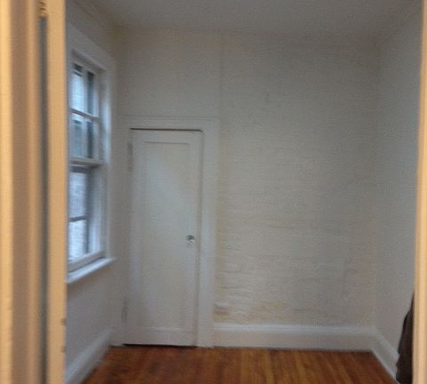 2nd image of 184 Waverly Pl APT 3R