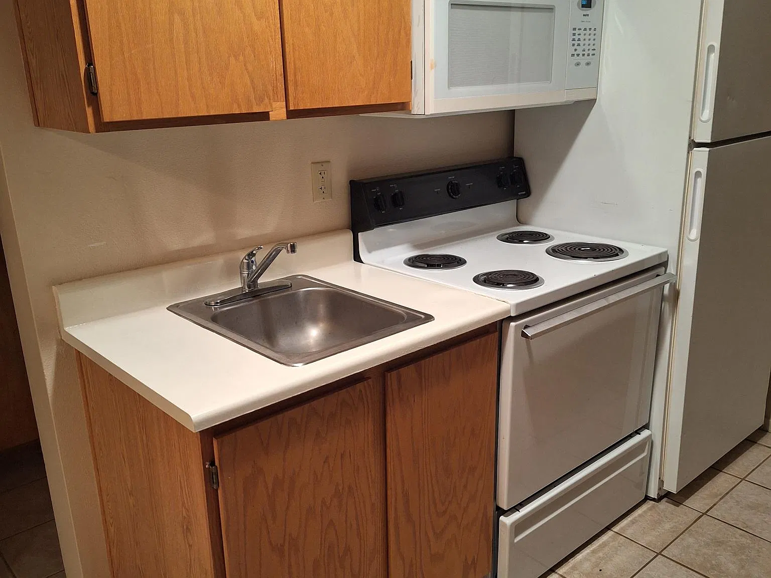 Studio, 335 sqft, $835 — Photo 3