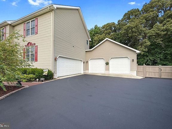 3rd image of 94 Black Wolf Ct