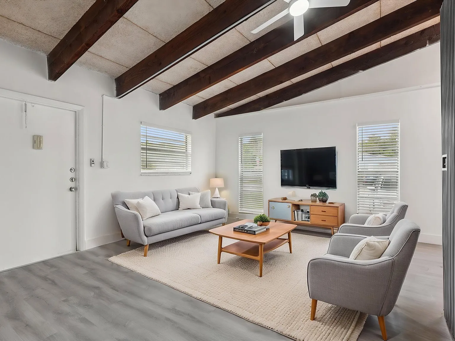 Azure Villas Apartments — Photo 1