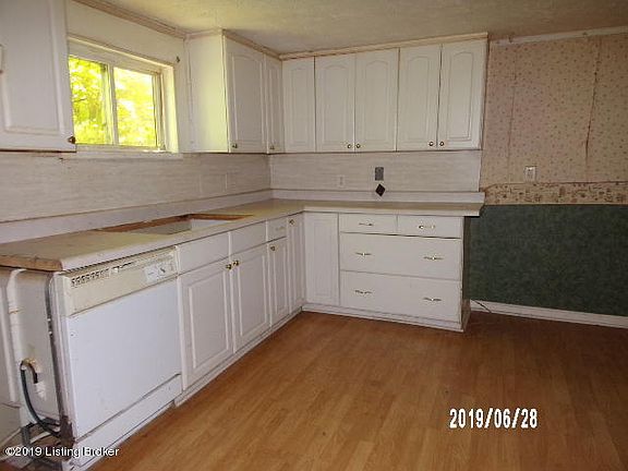 4th image of 6613 Capella Ln