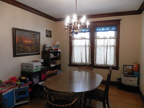 3rd image of 5549 W Giddings St