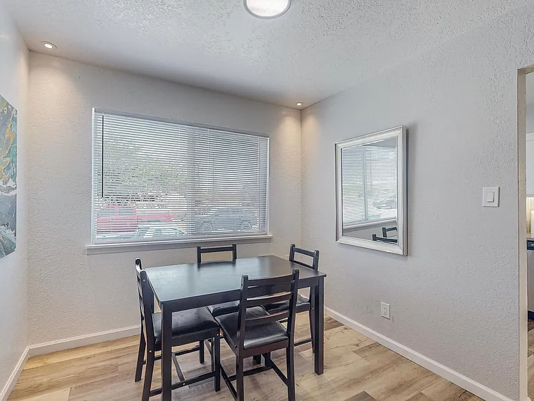 2423 Espanola St NE #C — Photo 7