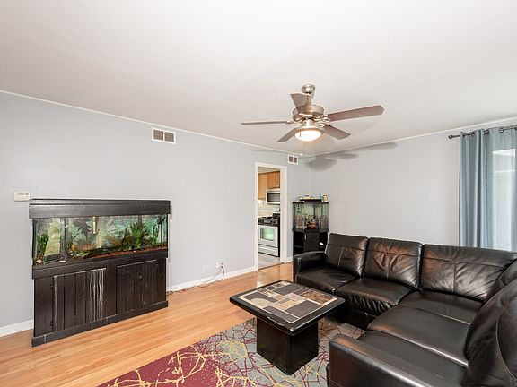 2nd image of 2721 Eisenhower Dr