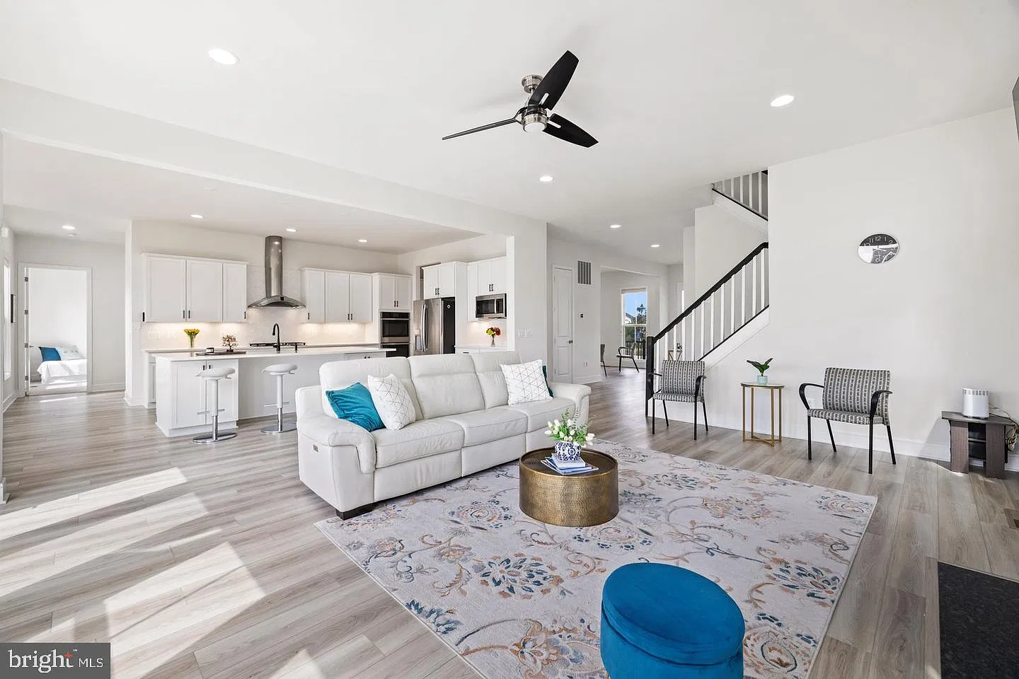 6 bed, 5.5 bath, 5180 sqft, $5,995 — Photo 4