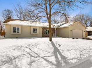 1517 E Bedford Ln, Appleton, WI 54915