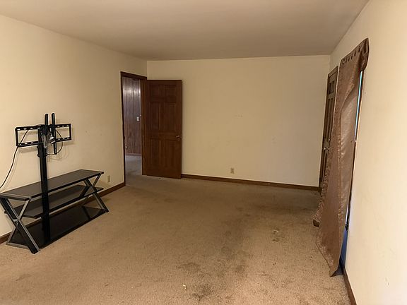 4th image of 1423 Avon Rd