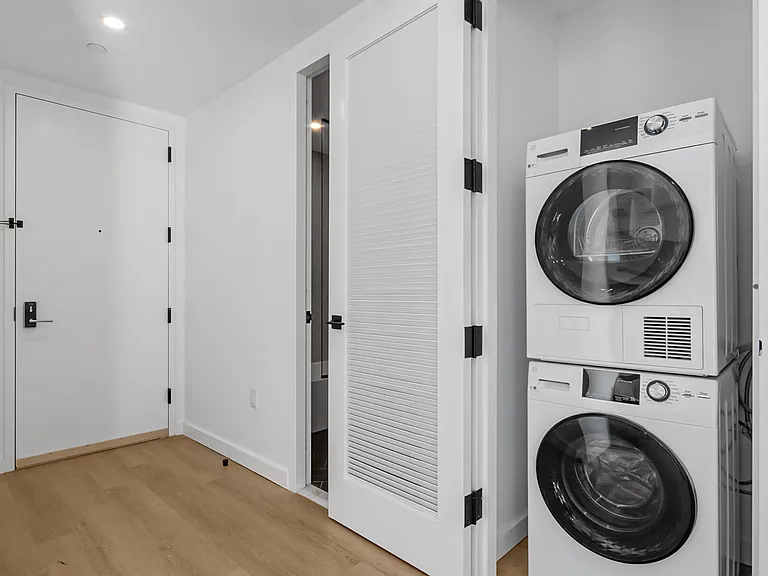953 Dean St #706 — Photo 4