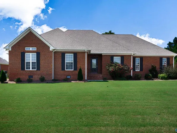 17916 Remington Dr, Athens, AL 35611
