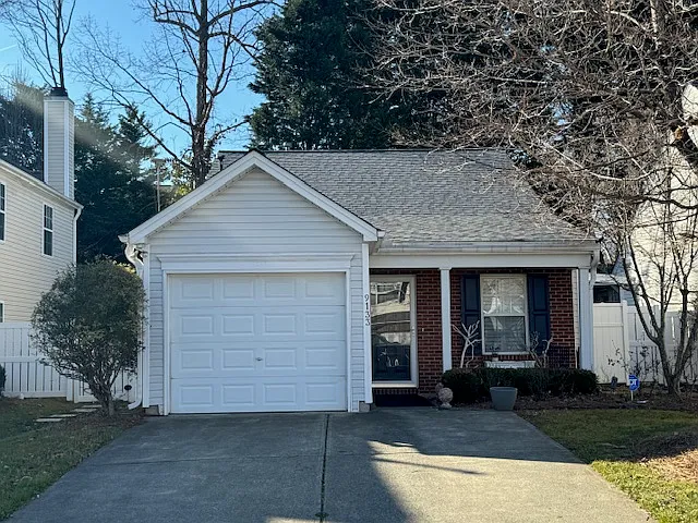 3 bed, 946 sqft, $2,000 — Photo 1