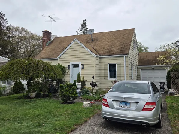 25 Wilson Ave, Trumbull, CT 06611