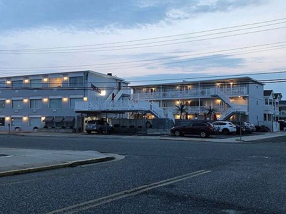 4th image of 8200 Atlantic Ave #31