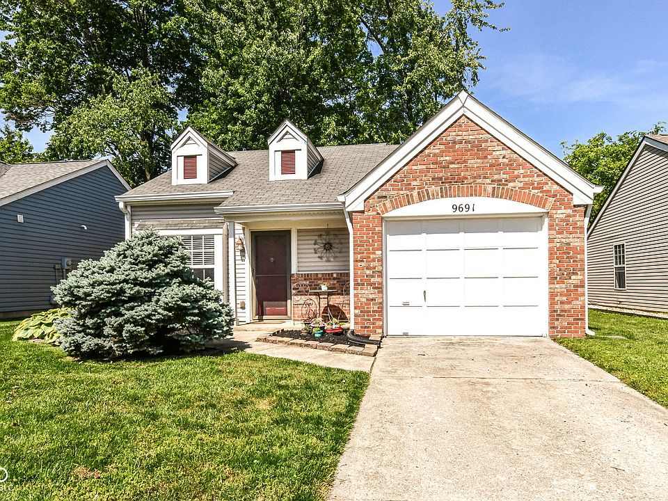 1st image of 9691 Roxbury Dr