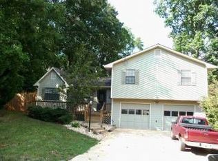 351 Madeline Cir, Lawrenceville, GA 30043