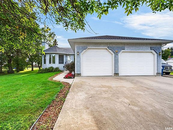 2nd image of 720 6th AVENUE