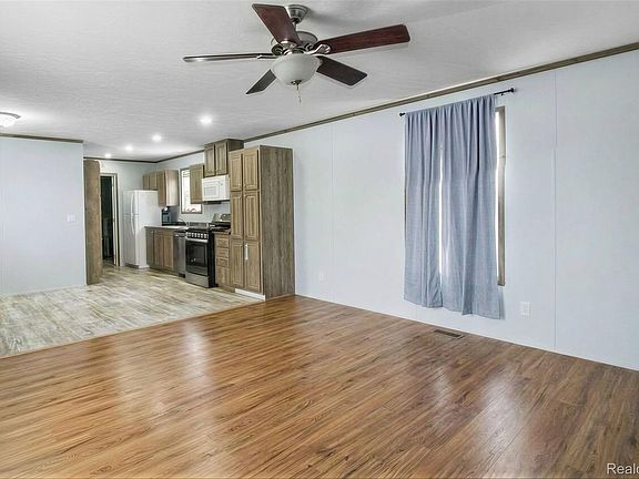 3rd image of 669 Lafferty Dr