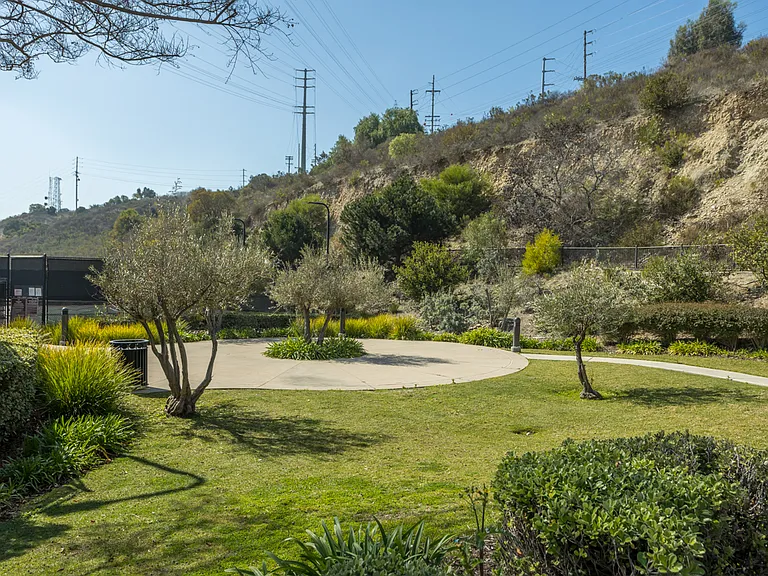 2802 Bellezza Dr — Photo 28