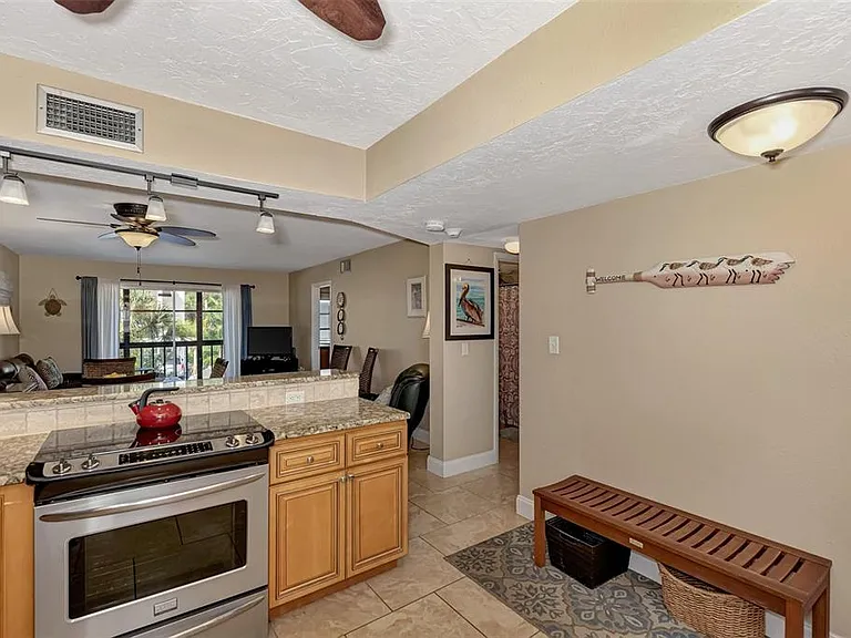 116 Vista Hermosa Cir #210C — Photo 11