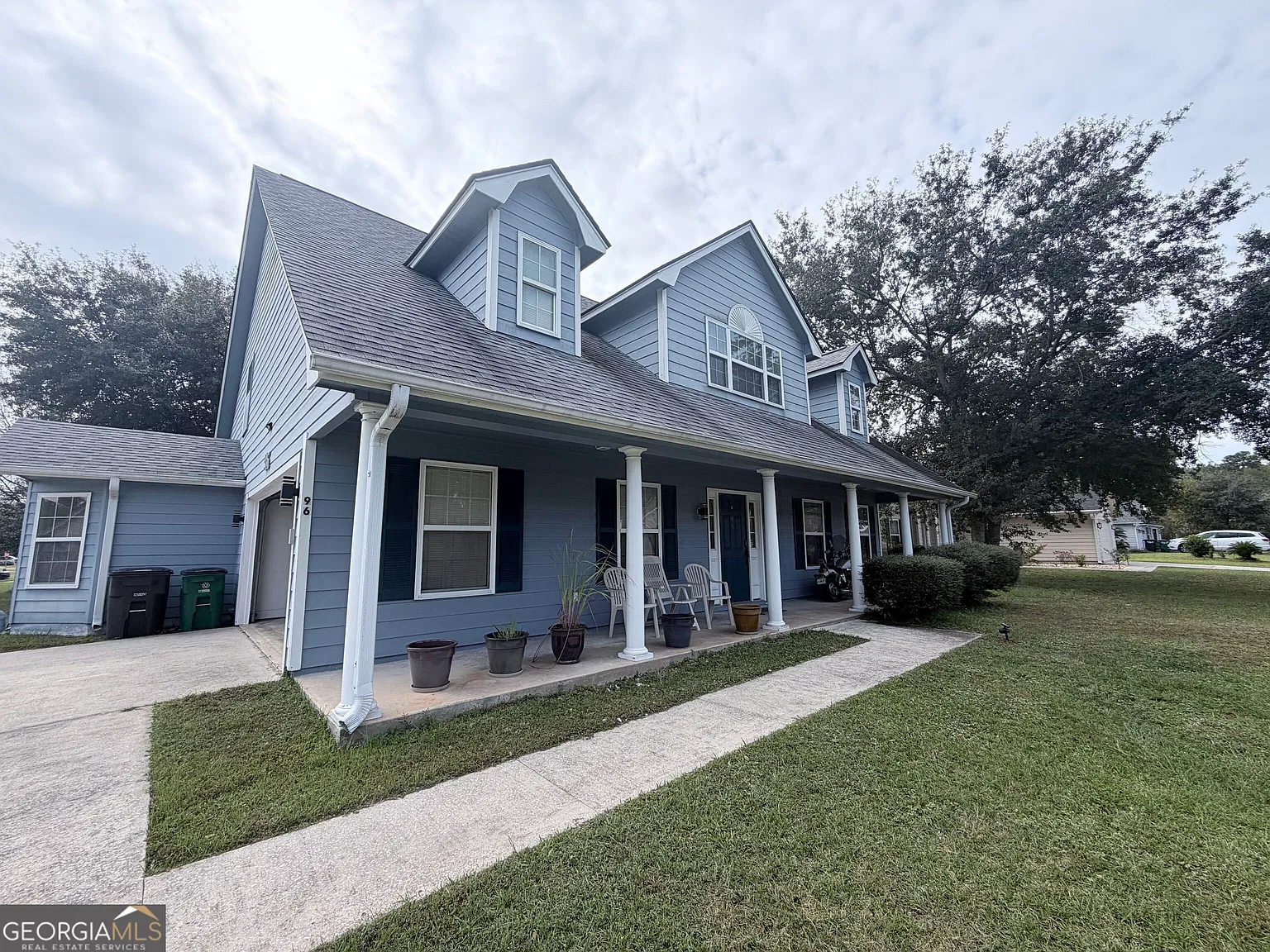 4 bed, 3.0 bath, 2529 sqft, $2,400 — Photo 1