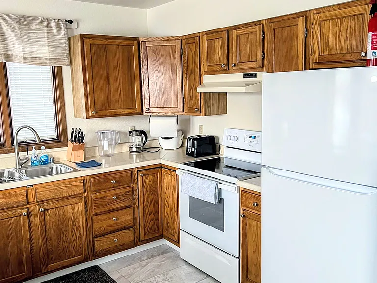 1401 Cordova St #3 — Photo 7