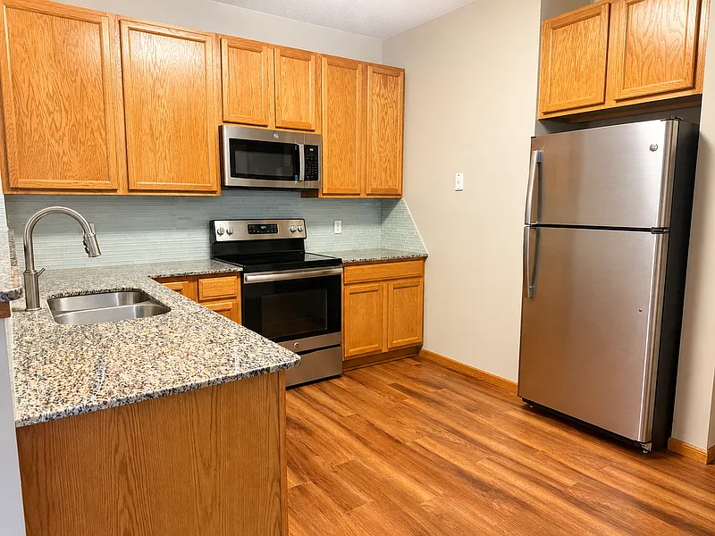 3 bed, 1.5 bath, 1509 sqft, $2,195 — Photo 2