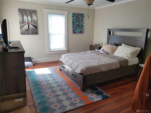 4th image of 3111 E 5th St
