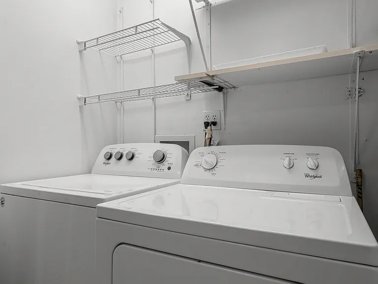 1030 N Spaulding Ave #1030 — Photo 36