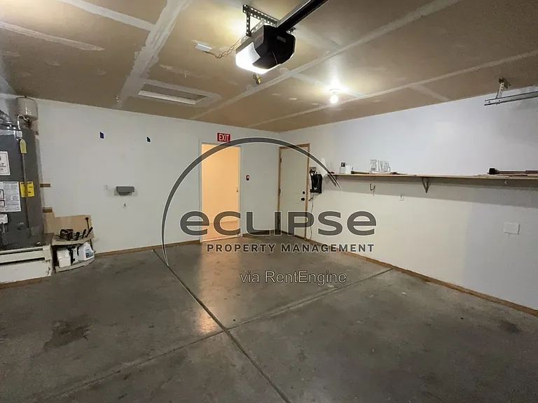 560 Huntington Point Ln — Photo 34