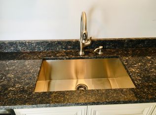 17 Scherpa St #E, Agawam, MA 01001