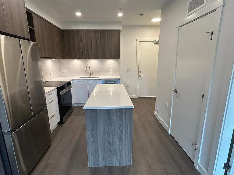 82 1st St #4XX — Photo 2