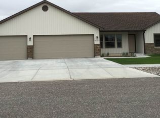 887 Wendy Dr, Chubbuck, ID 83202