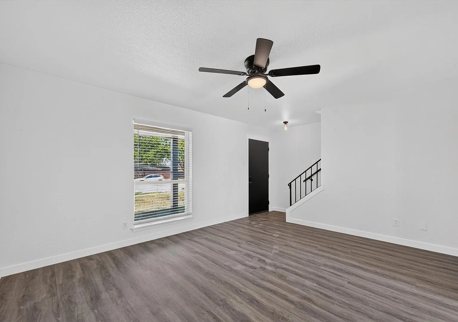 Charming 3-bedroom, 1.5-bath home in Richardson! — Photo 4