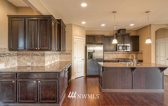 5th image of 18920 Grenwood Place E