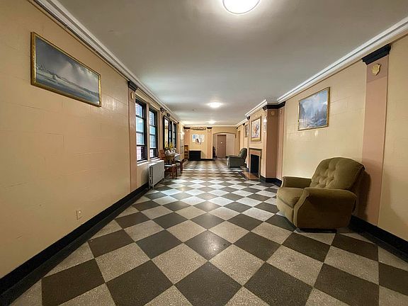 3rd image of 6264 Saunders St #4R